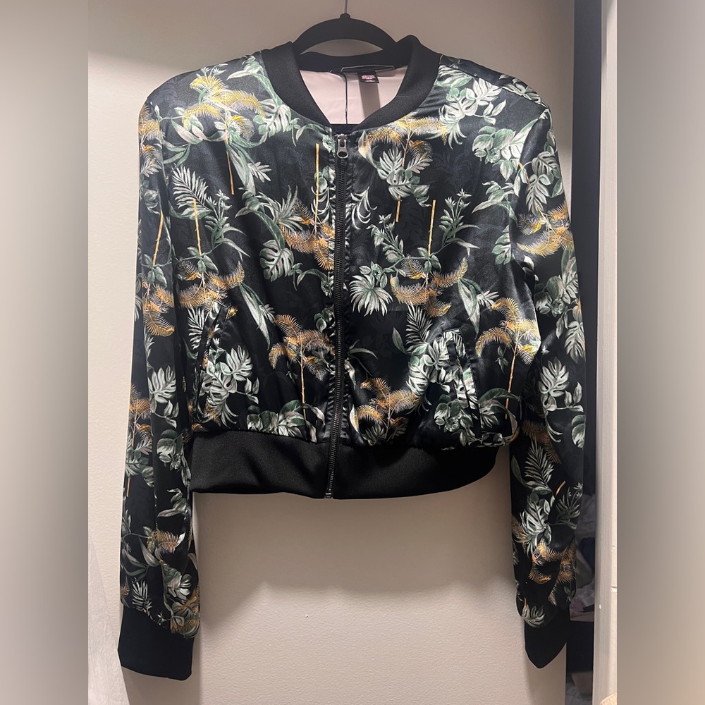 Victoria’s Secret Satin Patterned Cropped Bomber Jacket Size Large - Picture 2 of 4